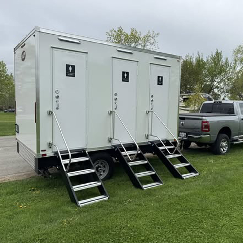 Mobile Toilet Trailer Luxury 3 - огляд і ціна Outdoor Camping Rental
